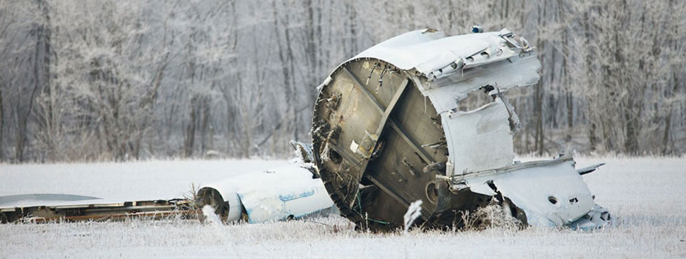 engine Wreckage of crashed Polish government airliner in the snow