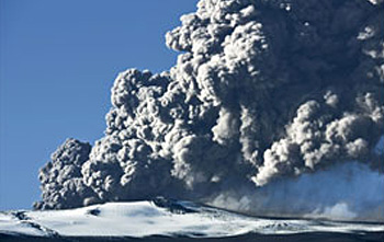 side10 Erupting volcano in Iceland - 2010